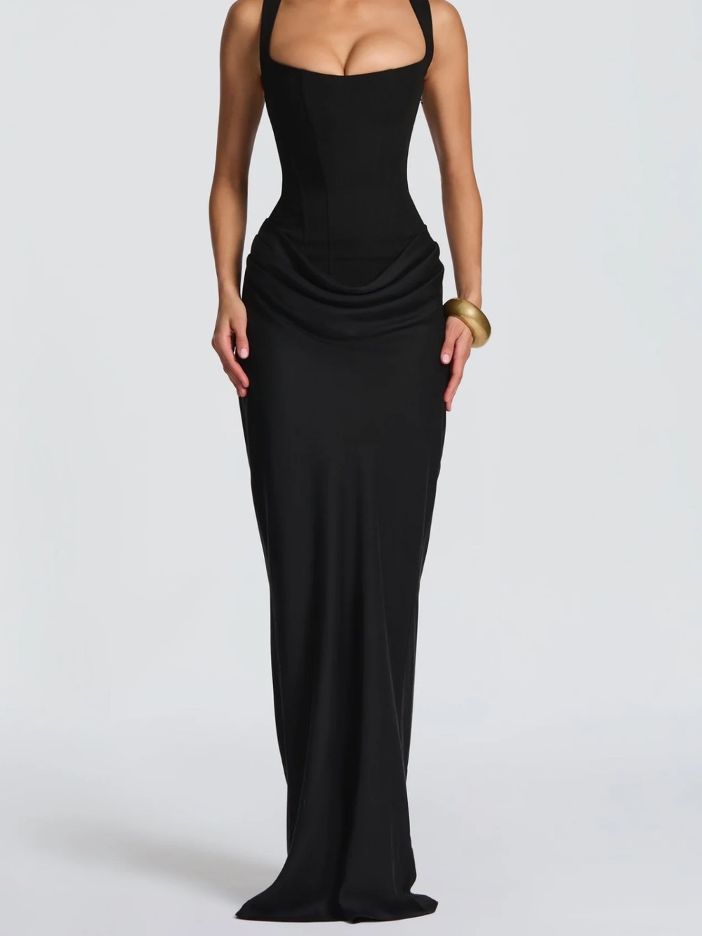 Structured Black Maxi Dress with Sculpted Bodice - Picture 5 of 5